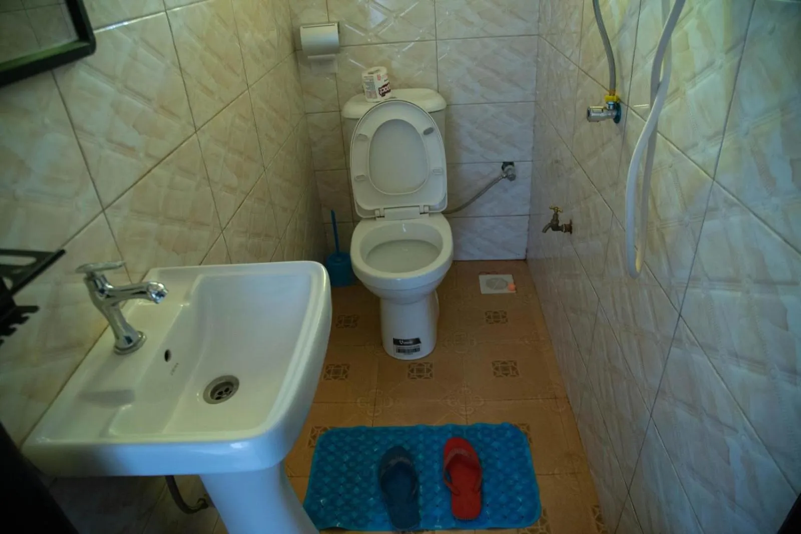 **  Noaz Hotel Kampala Uganda